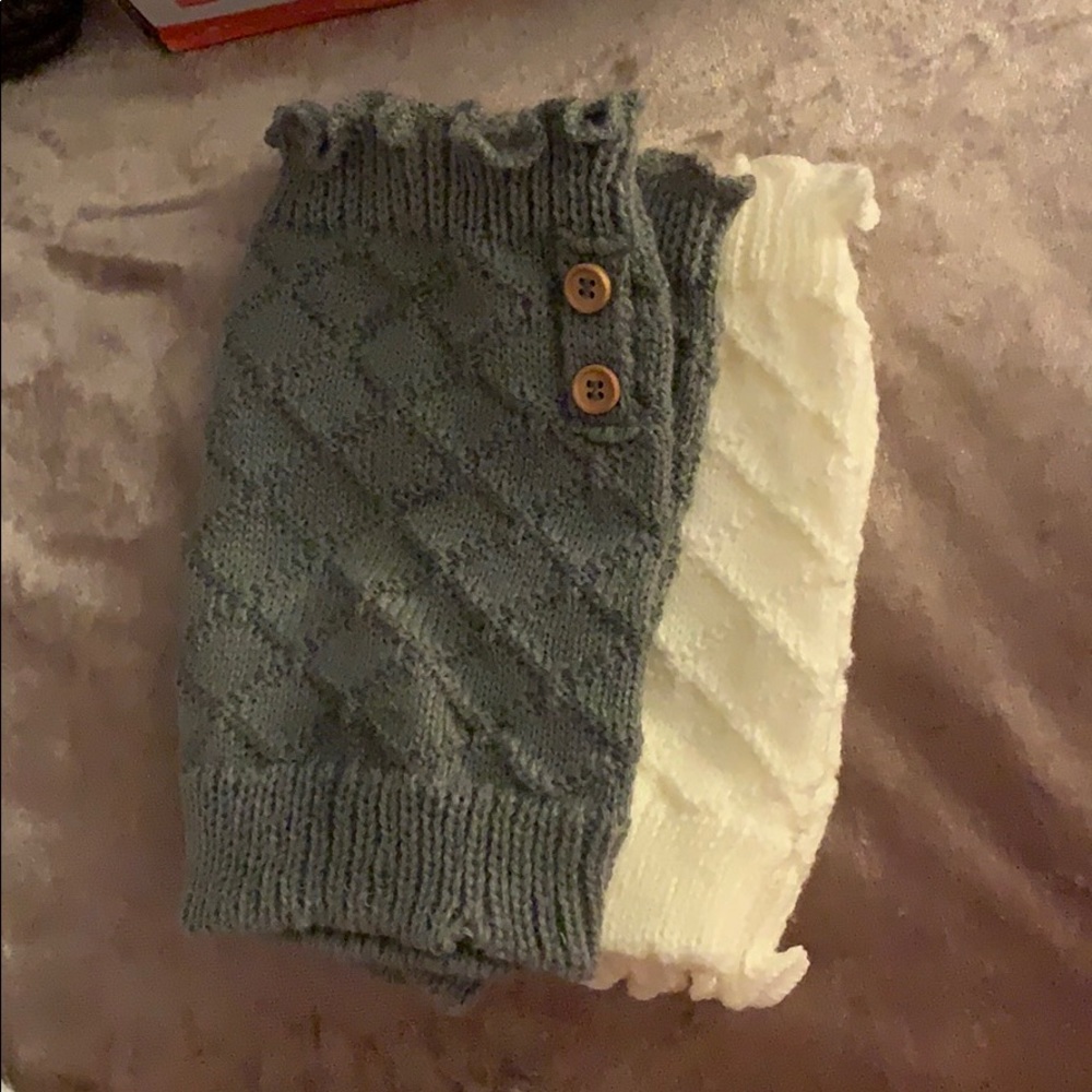 Two pair boot covers - Picture 2 of 2
